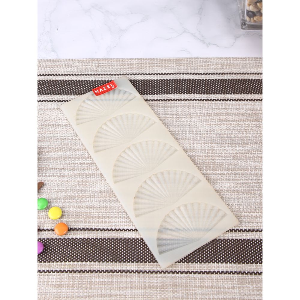 HAZEL Silicone Fondant Cake Garnishing Decorating Tools Mold Flower Floral Kitchen Baking Accessories for 5 Cavity Cake Decoration, Fan Shape, White