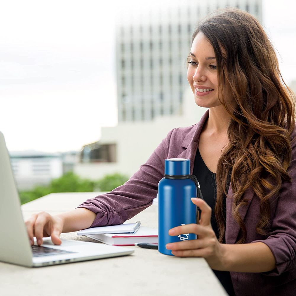 Milton Aura 500 Thermosteel Bottle, 520 ML, Dark Blue | 24 Hours Hot and Cold | Easy to Carry | Rust Proof | Leak Proof | Tea | Coffee | Office| Gym | Home | Kitchen | Hiking | Trekking | Travel Bottle