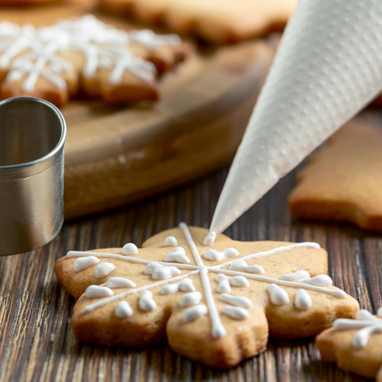 HAZEL Disposable Piping Bags 100 Pcs with 3 Nozzles â€“ Round, Star & Ruffles Nozzle Set, Reusable Piping Bags