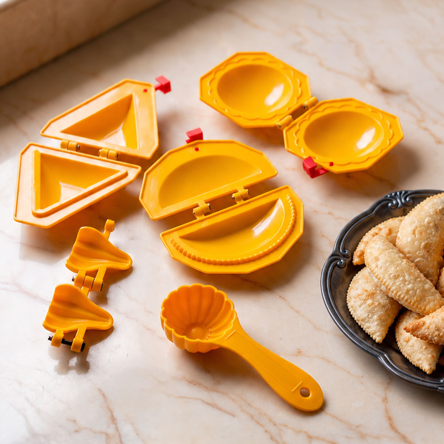 DS Kachori Samosa Modak Karanji Mould with Prasad Mud Scoop, Plastic